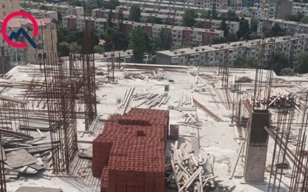 Şərq İnşaat"ın fırıldağı üzə çıxdı -Bina 21 aya təhvil verilməli idi, amma 4 ildir hazır deyil